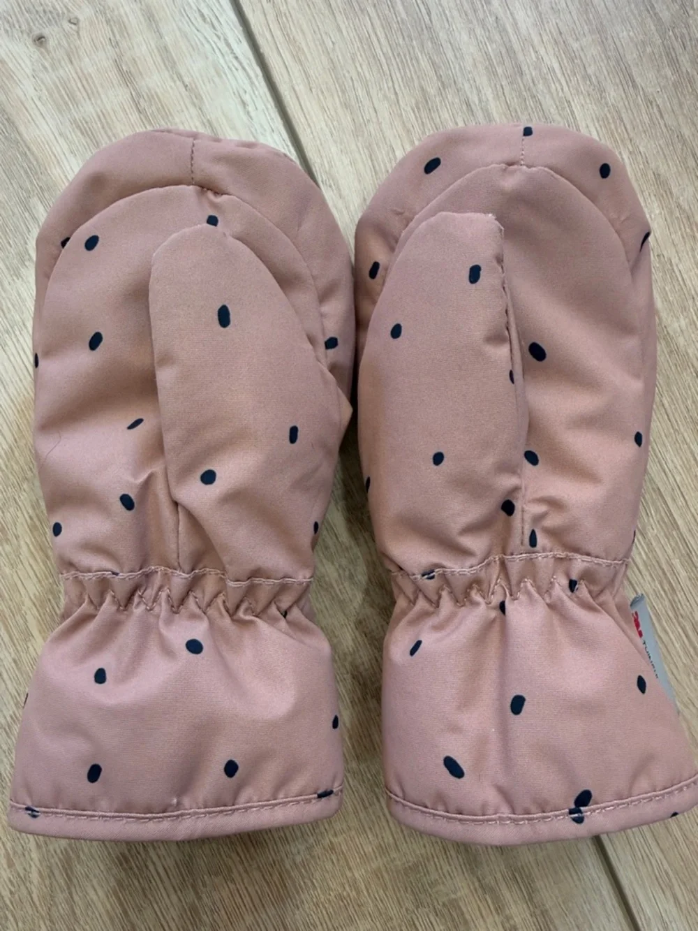 H&M Mauve Pink Mittens with Black Dot Pattern